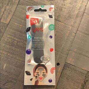 Yes To Dual-Ended Mask Tool Skincare Applicator‎ for Mud Clay Peel-Off Masks